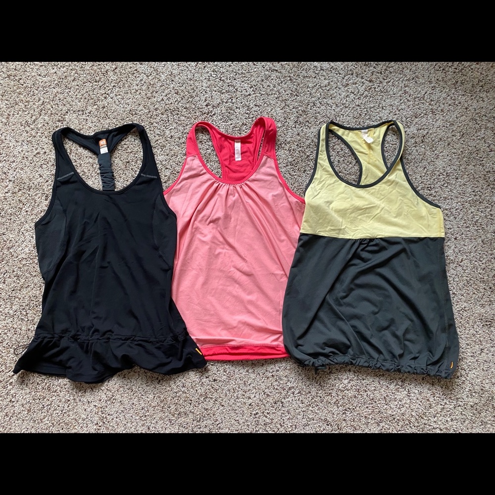 Lucy tank tops (size M) ***set of 3***